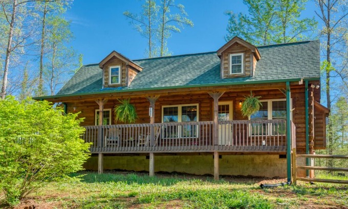 Clearwater Creek Cabin | Cozy, Wood Cabin. Private and with Firepit. Gated community.