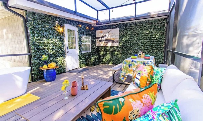 Orlando Apartment | CozyHome BigGrdn RmWTub PetOkUCF