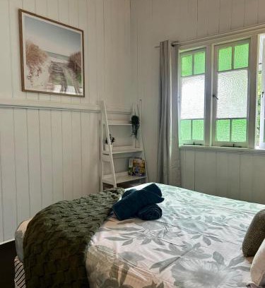 East Brisbane House | CozyHomes Stadium Norman B&B