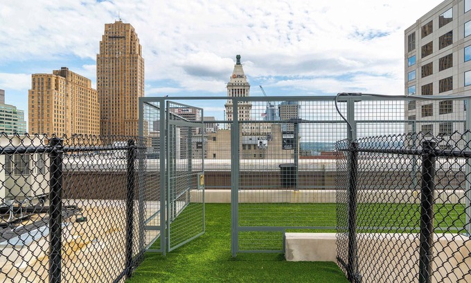 Downtown Cincinnati Apartment | CozySuites at Textile