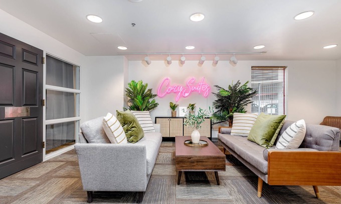Central West End Hotel | CozySuites Central West End