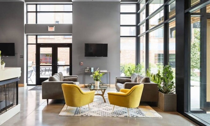 Meridian-Kessler Apartment | Cozysuites Modern Studio in Meridian Kessler