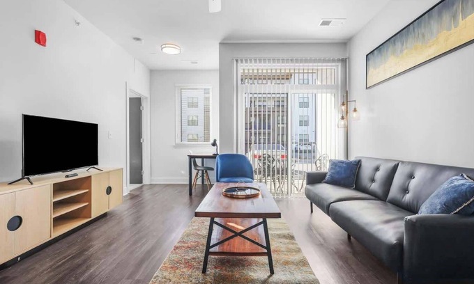 Indianapolis Apartment | CozySuites Modern 1BR, Nora Indianapolis #8