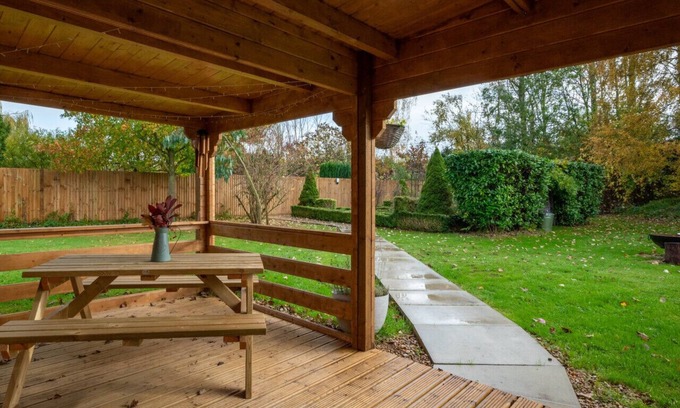 Wisbech House | Crafter's Retreat - One Bedroom House, Sleeps 2