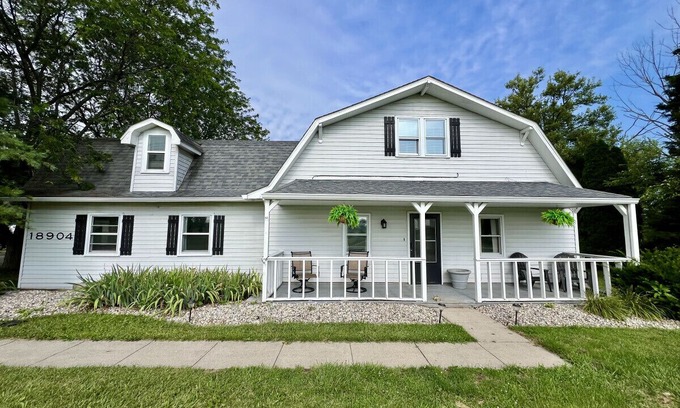 Westfield House | Creekside at Grand Park