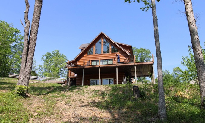 Leitchfield Cabin | Creekside Cabin