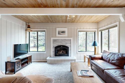 Sun Valley Apartment | Creekside Escape
