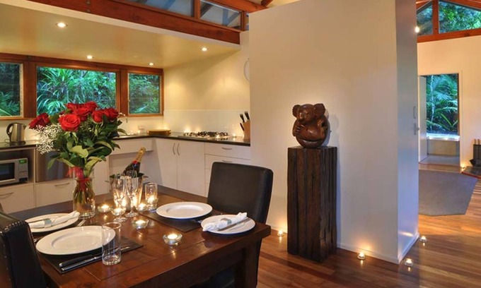 Upper Crystal Creek Cabin | Creekside Spa Cabin Carabeen