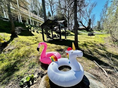 Oakhurst House | Creekside Suite Sleeps 2 Creek frontage Bbq