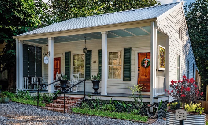 Natchez Cottage | Creole Cottage | 2/1 | Pet Friendly w/Fee, Walk to Downtown, Grill, Washer/Dryer