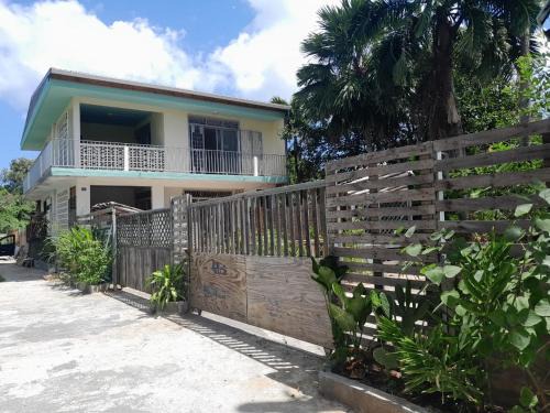 Damencourt House | Creole Escapade Rustic House Beach Baie du Moule