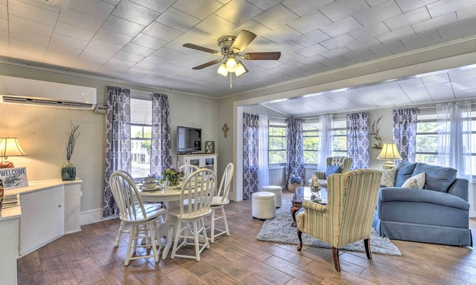 Crescent City Apartment | Crescent City Apartment w/Easy Lake Access!