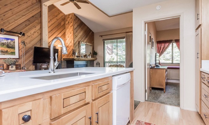Mammoth Lakes Condo | Crestview B46
