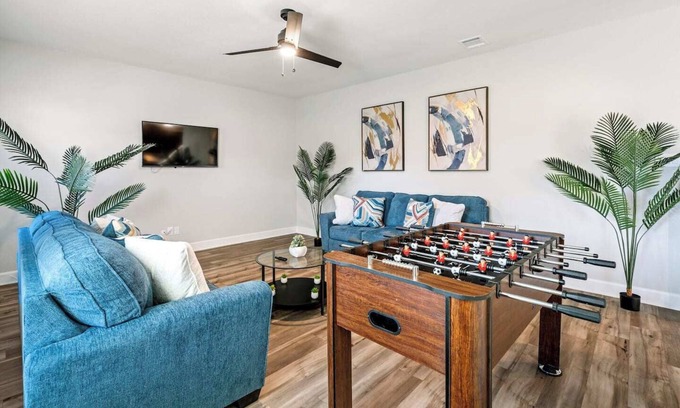 John T White House | Crew-Ready Stay Private BRs w/TVs Parking