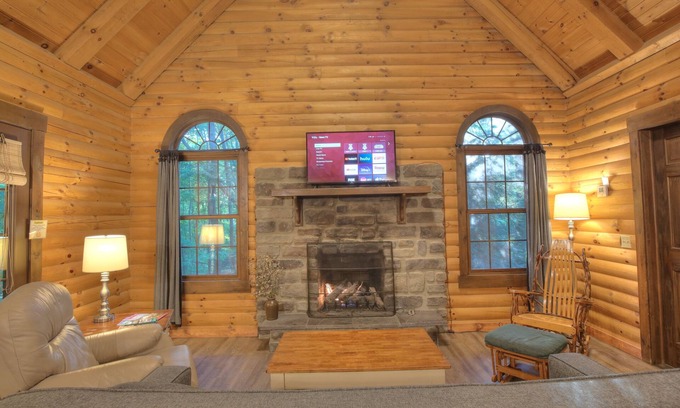 Millersburg Cabin | Cricket Hill Lodge & Cabins