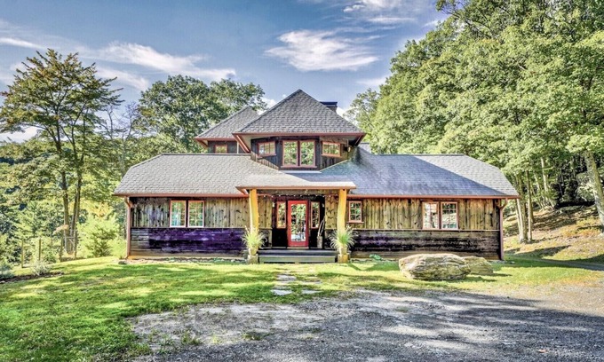 Bearsville House | Cricket Ridge Mountain View Retreat