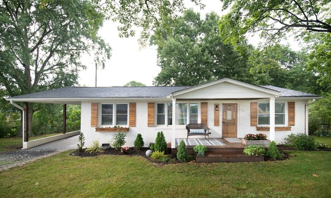 Fountain Inn House | Crossroad Oasis