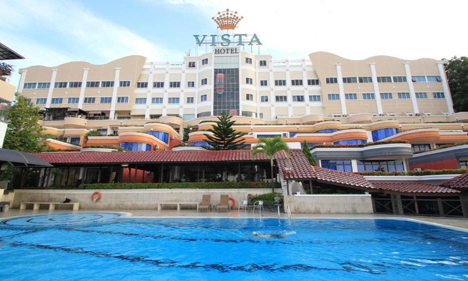 Lubuk Baja Hotel | Crown Vista Hotel