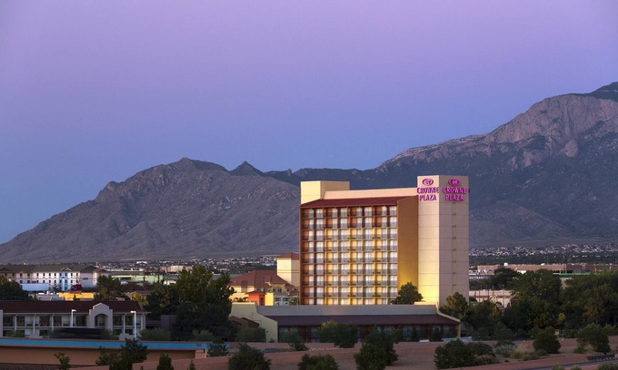 Northeast Heights Hotel | Crowne Plaza Albuquerque by IHG