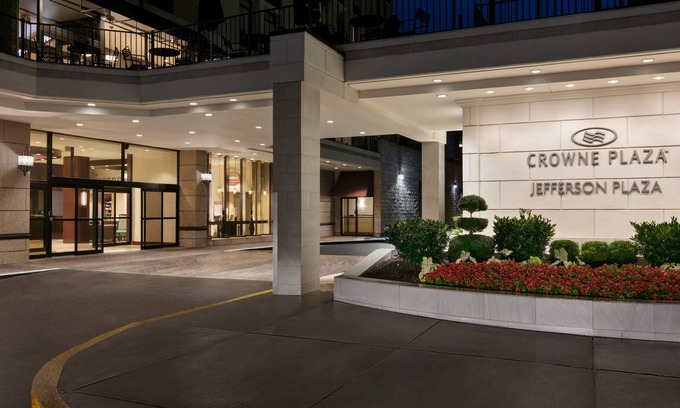 Crystal City Hotel | Crowne Plaza Crystal City-Washington, D.C. by IHG