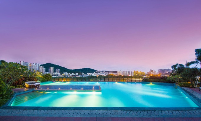 Jiyang Hotel | Crowne Plaza Sanya City Center by IHG