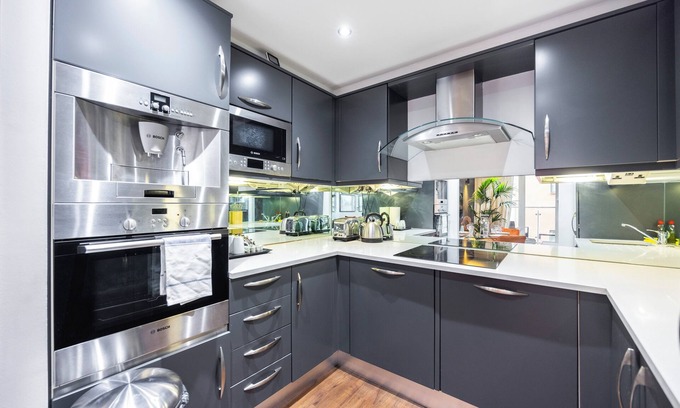 Docklands Apartment | Crowne Views One Bed Apartment