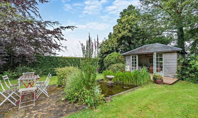Dre-fach Felindre House | Cryngae - Five Bedroom House, Sleeps 12