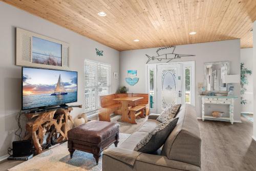 Crystal Beach House | Crystal Cottage