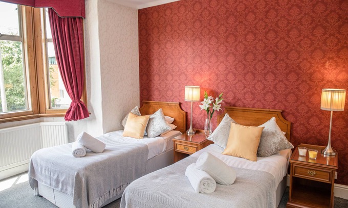 Cambridge Hotel | Crystal Hotel