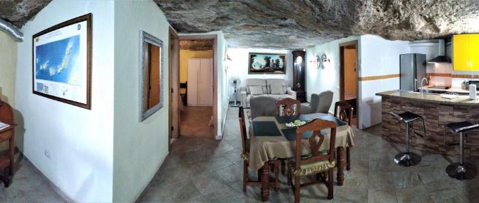 Aldea Blanca House | Cueva Sasha