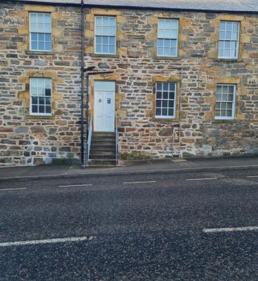 Cullen House | Cullen Holiday Home