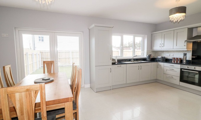 Londonderry Cottage | Culmore Point