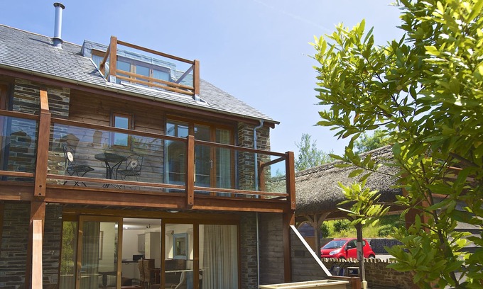 Bugford Cottage | CURLEW, pet friendly, with pool in Blackawton