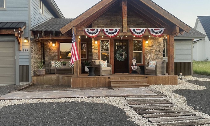 Fir Grove Estates House | Custom Built Cabin/House Surrounded by Gorgeous Views in Serene Donnelly