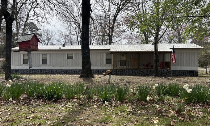 Tumbling Shoals House | Cute and cozy lake house! Sleeps 10! 1 mile from lake access!
