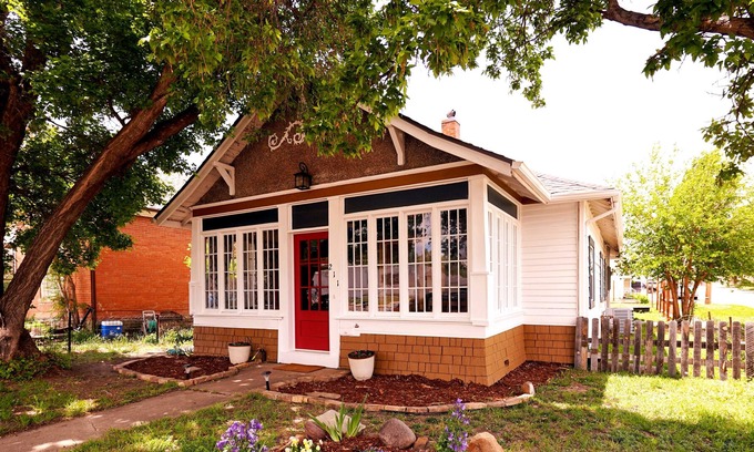 Trinidad House | Cute Colorful Craftsman w/Central Air