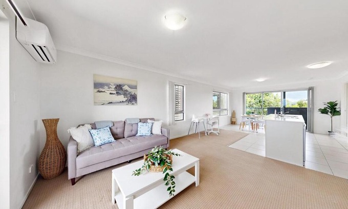 Mango Hill Apartment | Cute & Cosy with Great Location