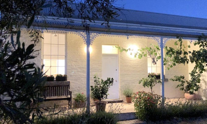 Newstead House | Cute Cottage, Cute Town, Central to Historical Gold Rush Towns