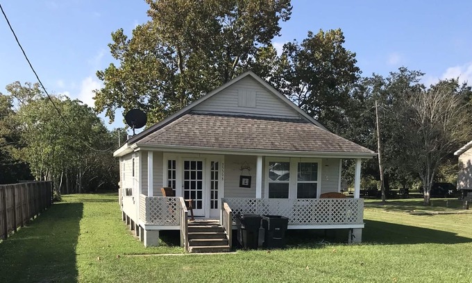 Buras-Triumph House | Cute Fishing Camp in Buras