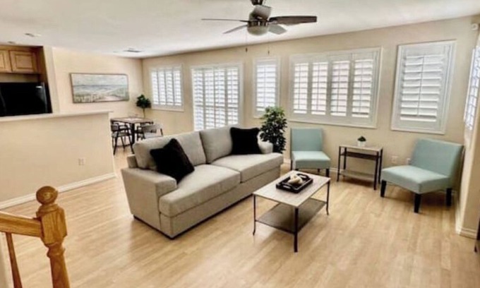 Enterprise Apartment | Cute home 5 miles to strip!