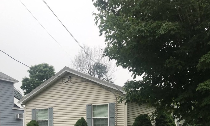 Alexandria Bay House | Cute little 3 bedroom house close to Downtown Alex Bay
