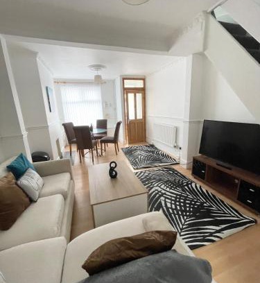 Wavertree House | Cute two bedroom house with free street parking