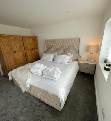 Llandaff North House | Cwtch Mawr