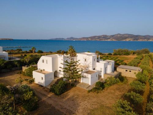 Paros Apartment | Cycladic home in Kampos by GHH