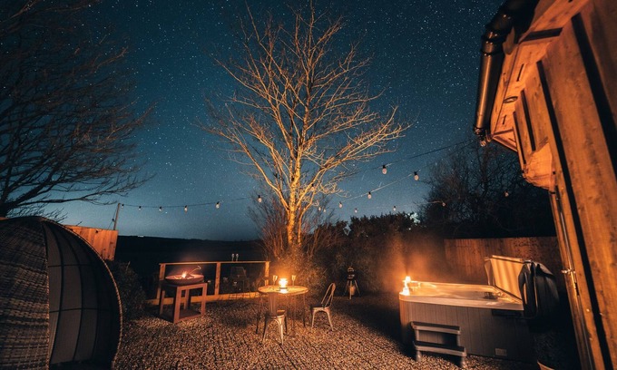 Bude Cabin | Cynefin Roundhouse - A luxury cabin exclusive for couples with hot tub.