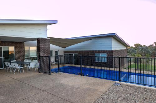 Moorong House | Cypress Hillside Wagga Wagga