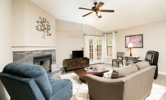 Heritage House | Cypressgreen Haus - Lackland, BMT, Sea World