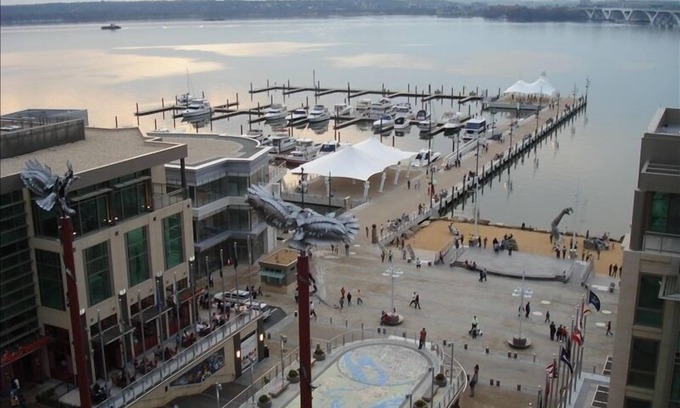 National Harbor Condo | D.C Metro Area- Elegant 2 Bedroom Condo at the National Harbor