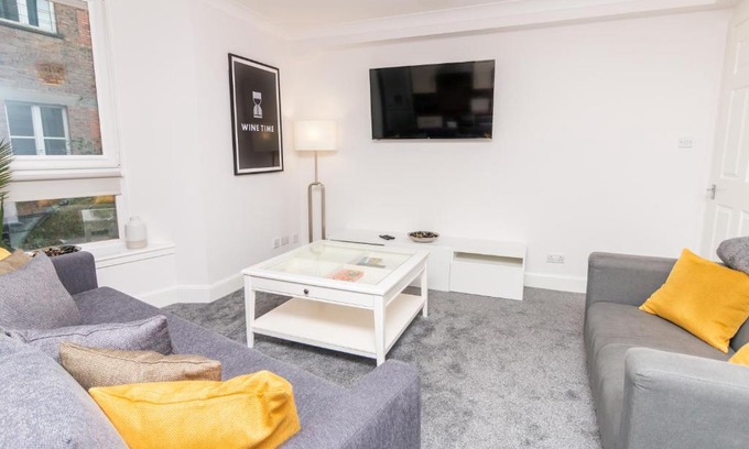 Dundee Apartment | D'City Apartment, up to 5 guests