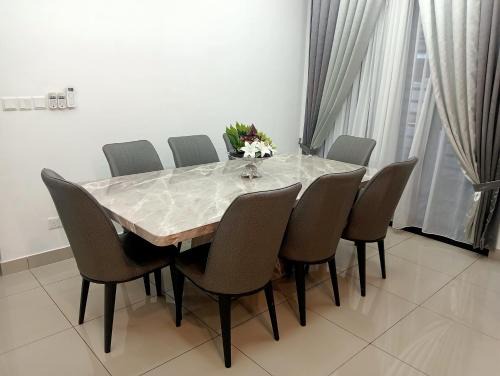 Daerah Kulai House | D'Marvela Homestay & Event